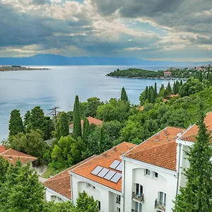Pansion Delfin 3*, Omišalj Kroatien